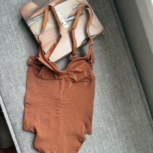 SKIMS Seamless Sculpt Thong Bodysuit Bronze Size S